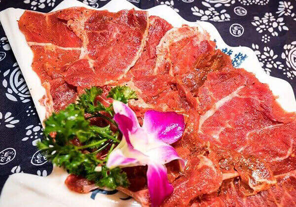 大龙牛肉火锅新鲜的牛肉食材