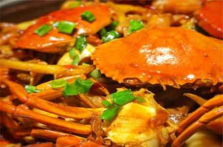 　　好吃到不行的肉蟹煲家庭版制作方法，让你吃到停不下来！